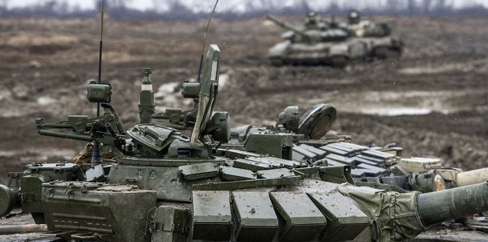 Russian Army T-72 tanks in mud