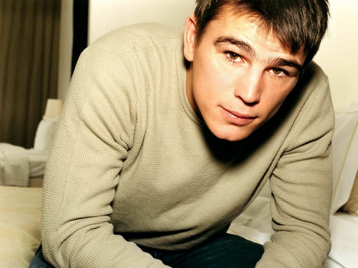 Josh Hartnett wearing a sweater