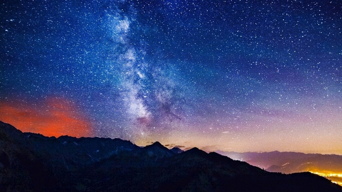Milky Way over mountains at night