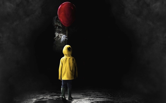 Pennywise with Balloon from It 4K