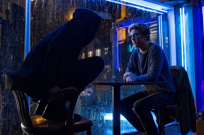 Person in hoodie and man at table in Death Note 4K
