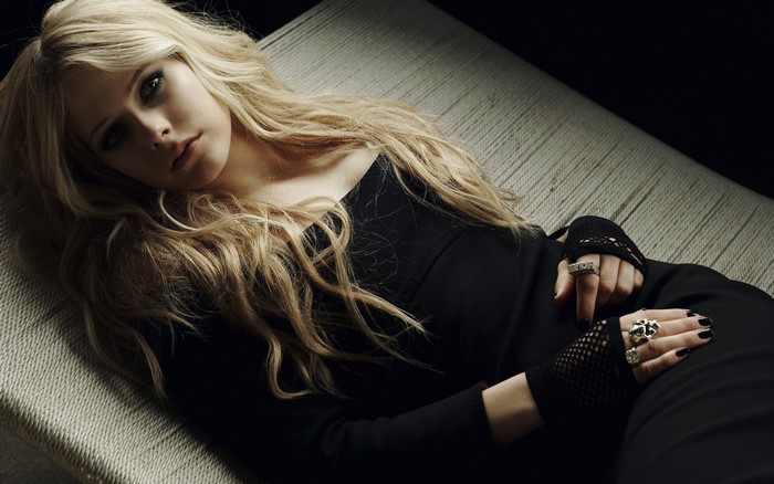 Avril Lavigne Women Singer Blonde Gothic Black Dress Hd Wallpaper