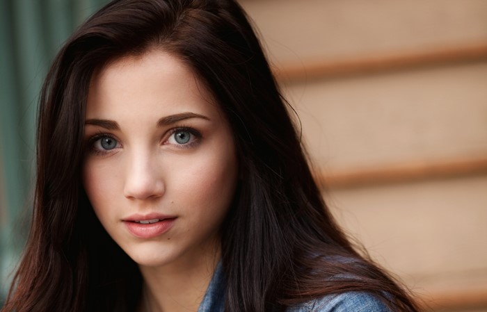 Emily Rudd portrait