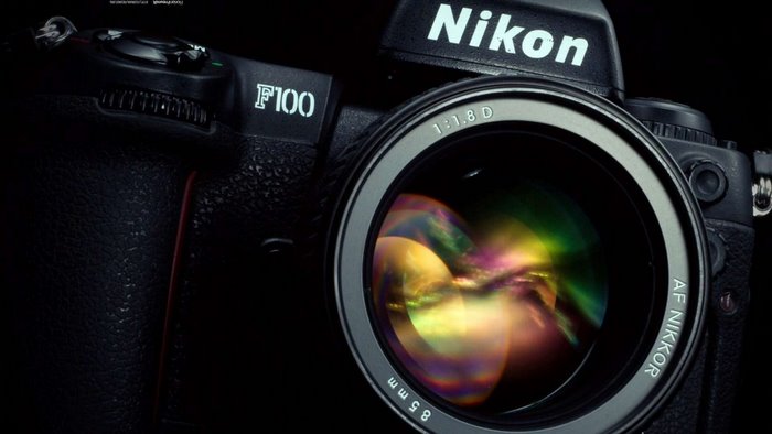 Nikon F100 AF Nikkor 85mm 1:1.8D Camera Lens