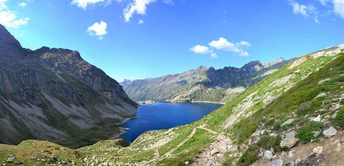 Lake and Mountains in the Pyrenees 4K