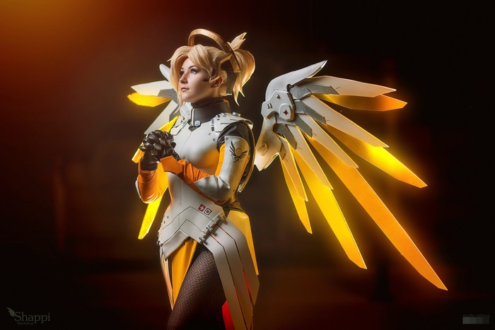 Mercy from Overwatch Cosplay with Wings