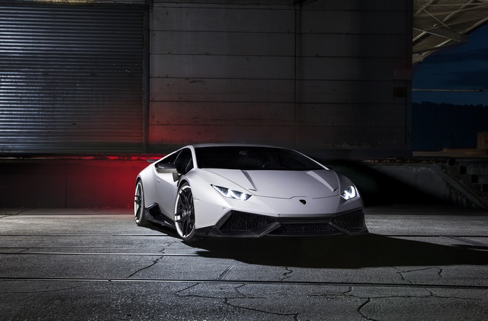 White Lamborghini Huracan LP610-4 parked