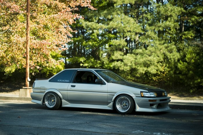 Toyota Corolla AE86 Levin on Street with Trees