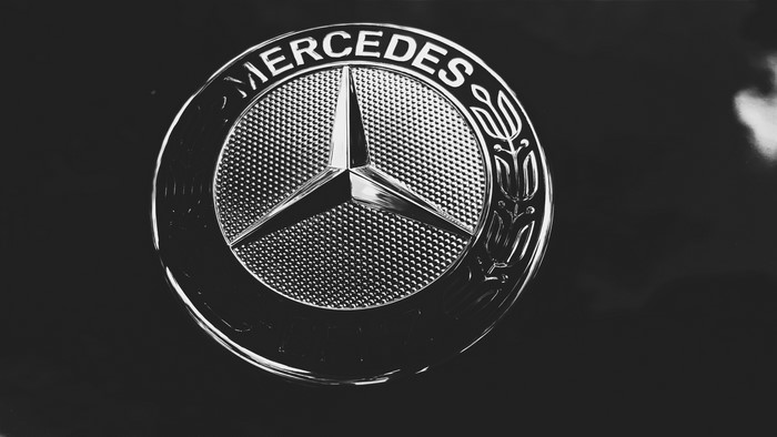 Mercedes-Benz logo