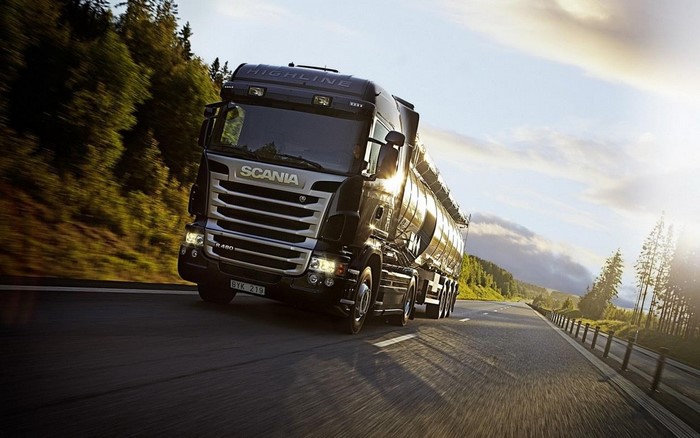 Scania R 480 Highline tanker truck on road