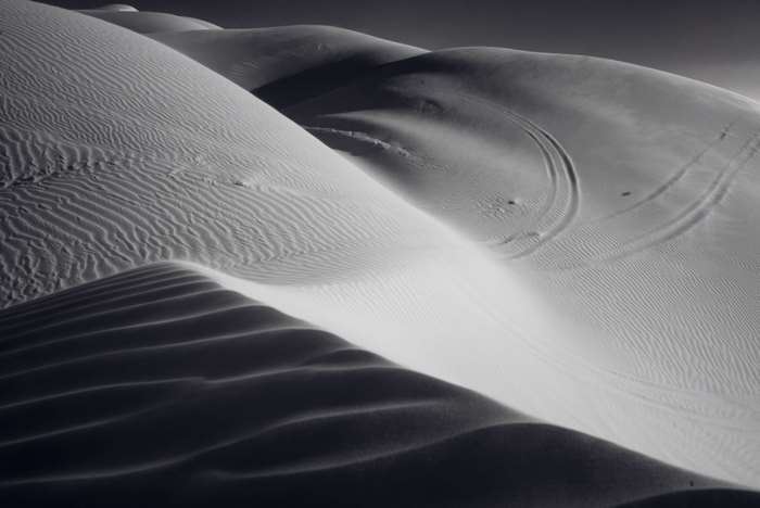 Black and white desert sand dunes 4K