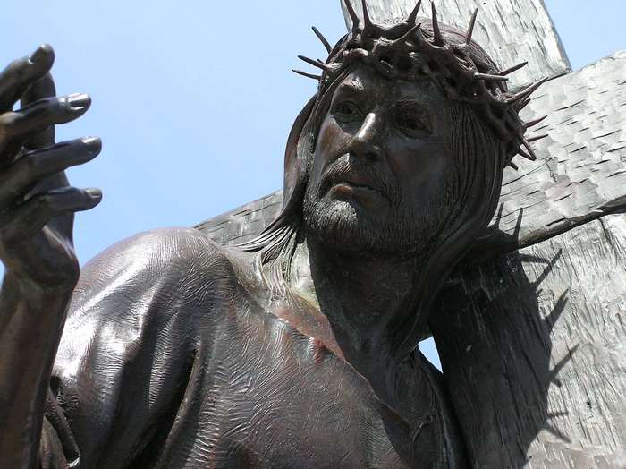 Bronze Statue of Jesus with Crown of Thorns