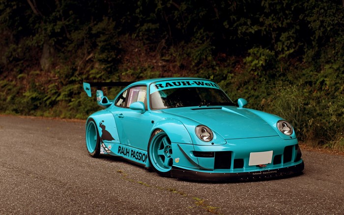 Turquoise Porsche 911 RAUH-Welt tuning