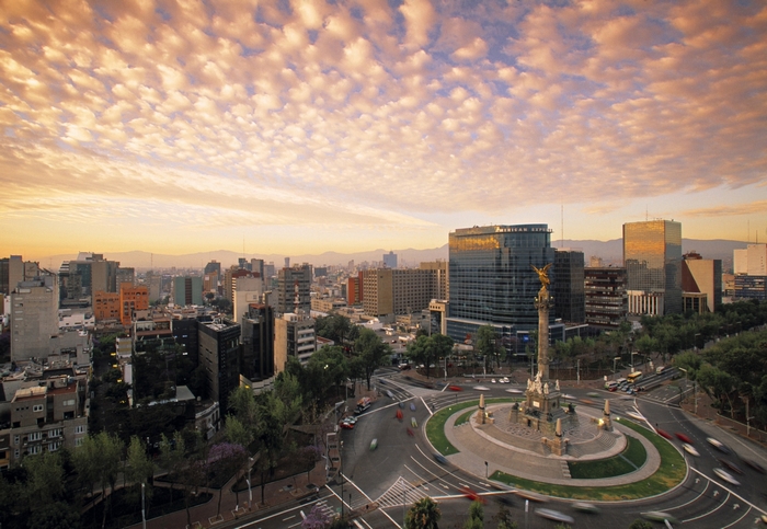 Angel of Independence monument in Mexico City at sunset
