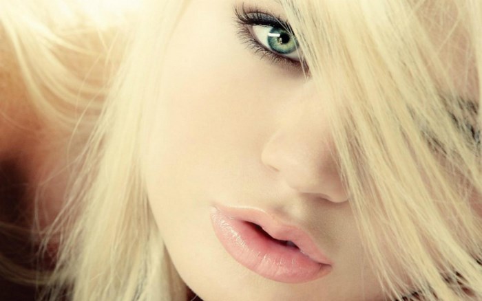 Close-Up Portrait of Alexis Ford with Blonde Hair