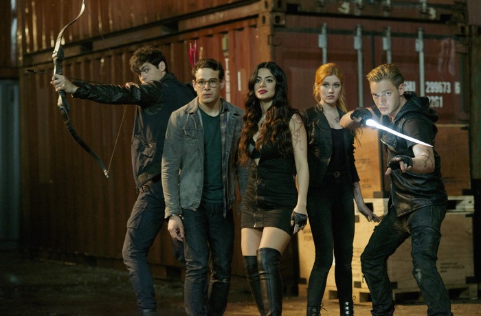 Shadowhunters characters with weapons