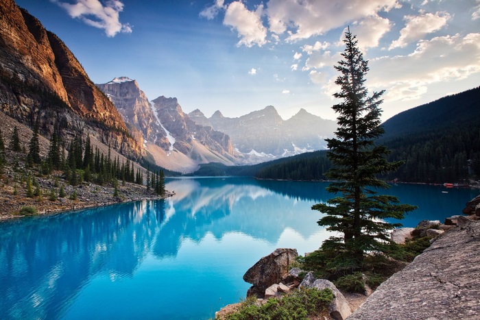 Moraine Lake and Mountains