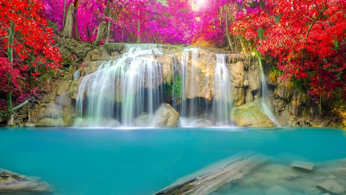 Vibrant 4K Waterfall with Colorful Autumn Foliage