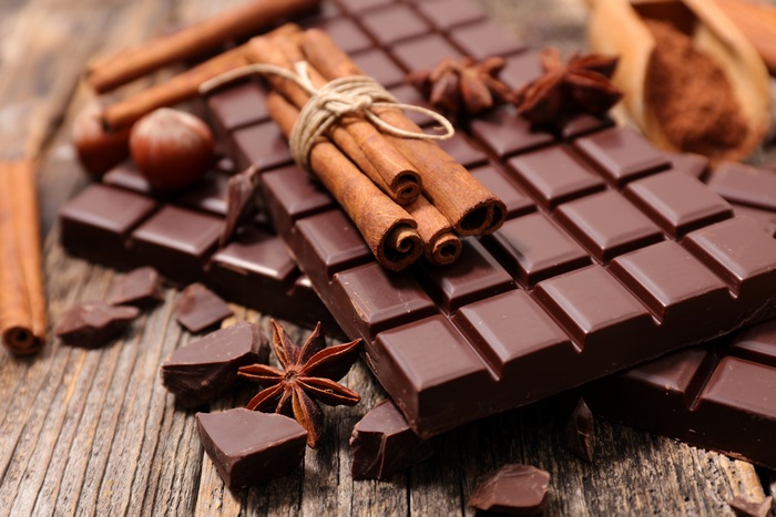 Chocolate bars with cinnamon and hazelnuts