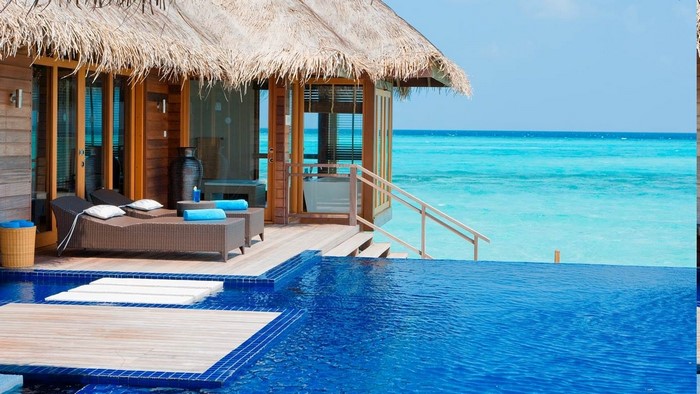 Luxury Maldives Resort Overwater Bungalow with Infinity Pool