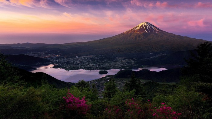 Mount Fuji and Lake Kawaguchiko at sunset, Japan