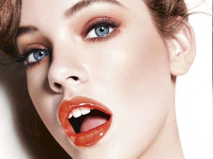 Barbara Palvin model close-up