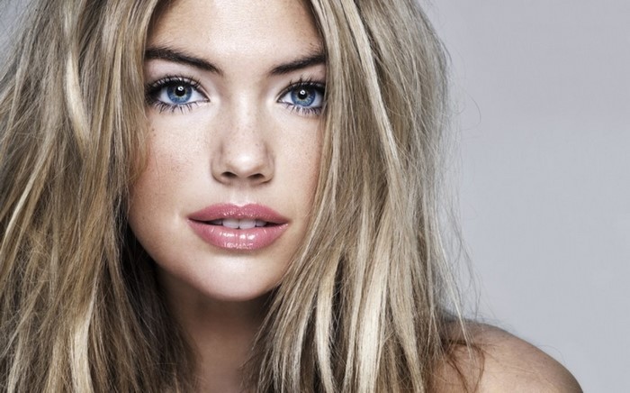 Kate Upton blonde woman blue eyes face