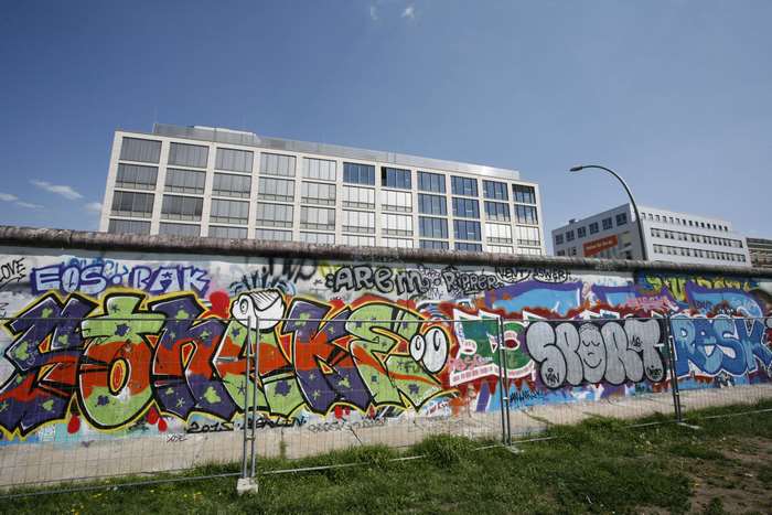 Berlin Wall Graffiti 4K