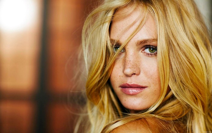 Erin Heatherton blonde woman with freckles and green eyes