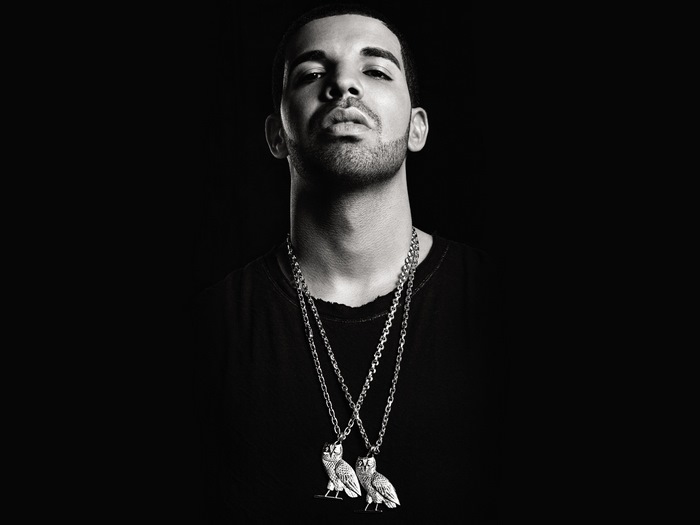 Drake wearing owl necklaces
