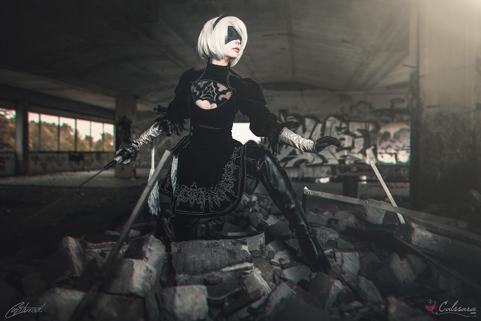 Nier Automata 2B Cosplay in Abandoned Building
