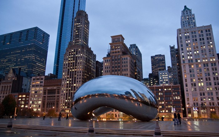 Cloud Gate sculpture in Chicago