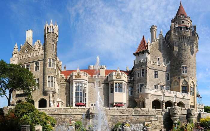Casa Loma Castle with Fountain