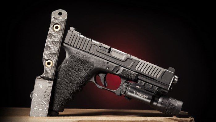 4K Glock pistol and knife
