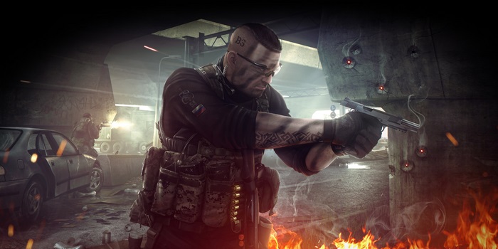 Soldier aiming a pistol in Escape from Tarkov 4K