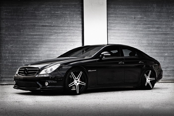Black Mercedes-Benz CLS Class V8 Kompressor