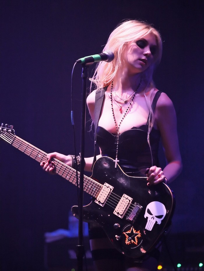 Taylor Momsen Playing Guitar on Stage