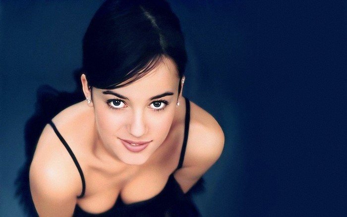 Alizée singer looking up