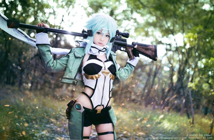 Asada Shino from Sword Art Online cosplay with a gun