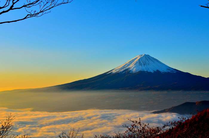 Mount Fuji with Sea of Clouds at Sunrise 4K