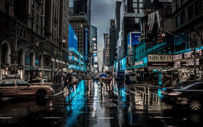 New York City Street Reflection in the Rain 4K