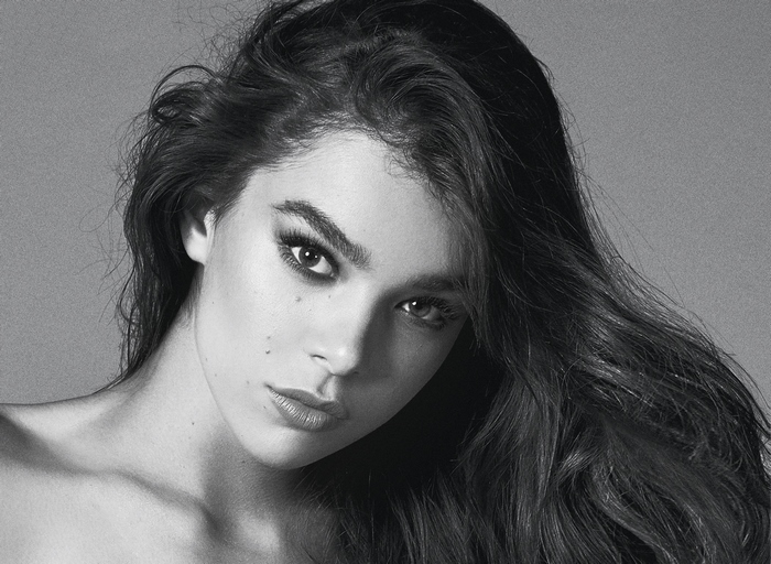Hailee Steinfeld monochrome portrait