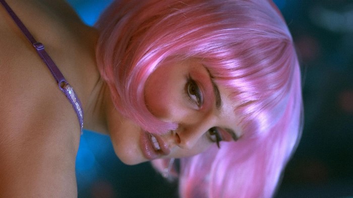 Natalie Portman Pink Hair Close-Up Scene