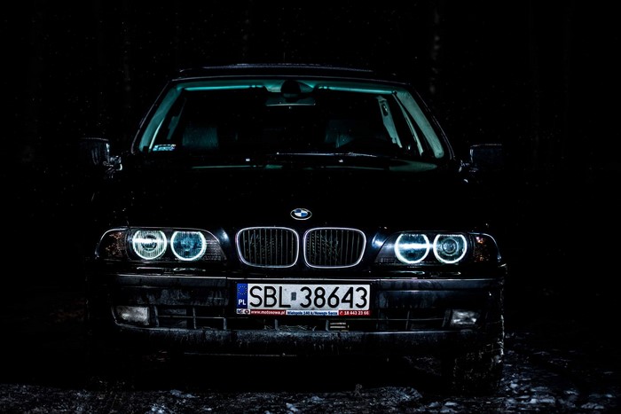 BMW E39 530d with Illuminated Headlights at Night