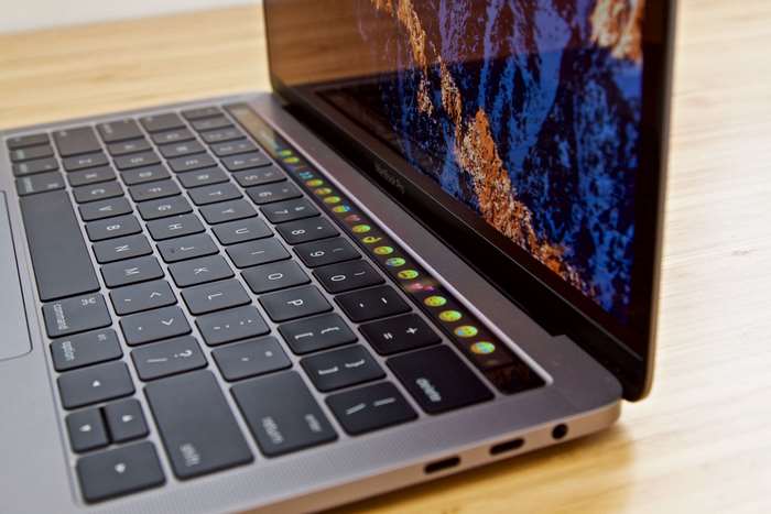 MacBook Pro with Touch Bar 4K