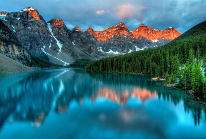 Moraine Lake in Banff National Park, Alberta, Canada