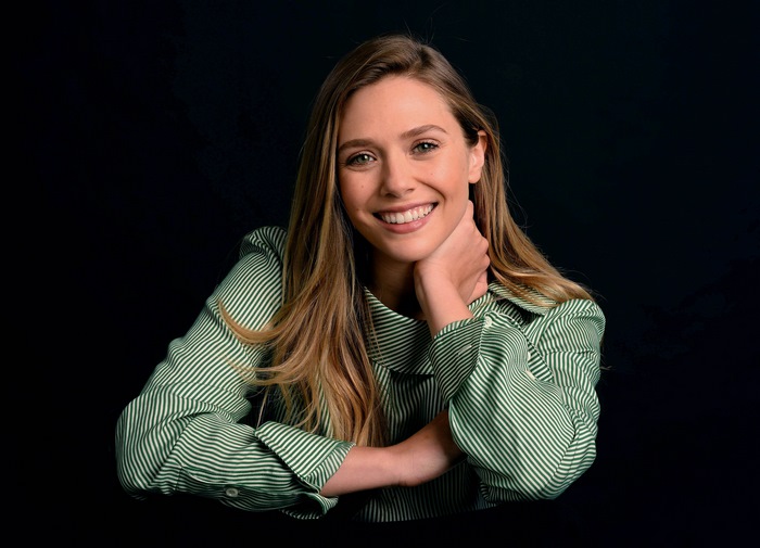 Elizabeth Olsen Smiling in Green Striped Shirt 4K