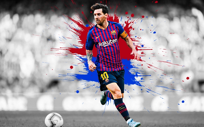 Lionel Messi playing soccer for FC Barcelona