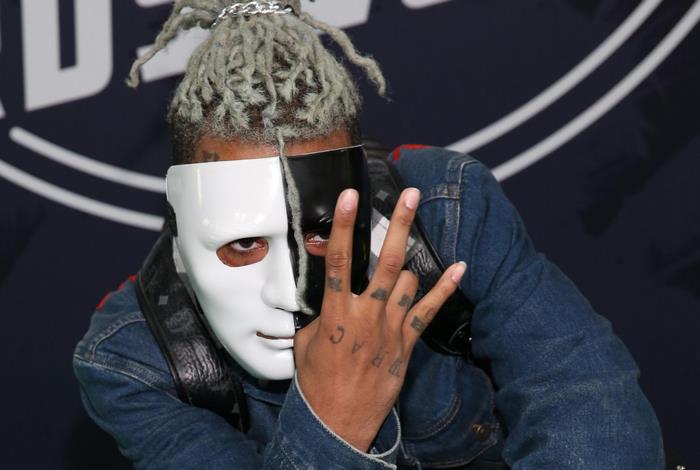 XXXTentacion Wearing Dual-Tone Mask