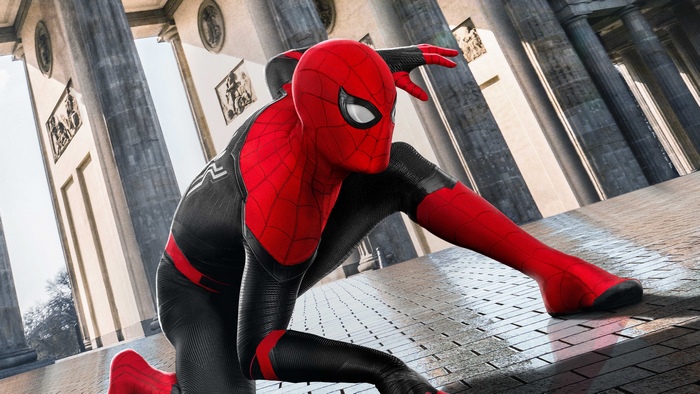 Spider-Man Far From Home in Action Pose 4K